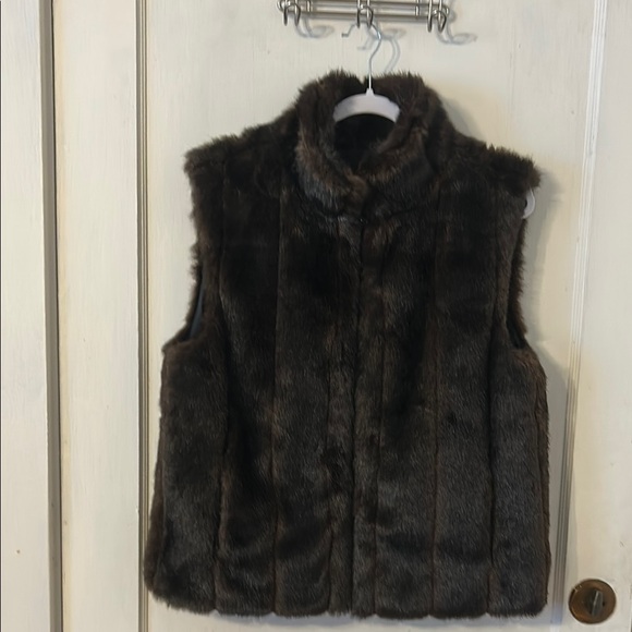 Gallery Dark Brown Faux Fur Vest - Picture 1 of 7